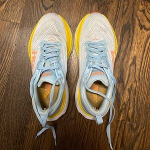 Hoka Women’s Bondi 8